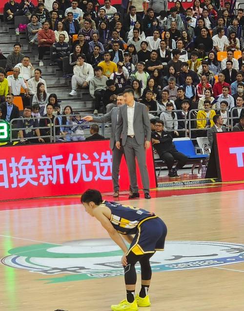 CBA常規(guī)賽收官：同曦爆冷逆轉(zhuǎn)廣東獲季后賽門票，周鵬無緣季后賽